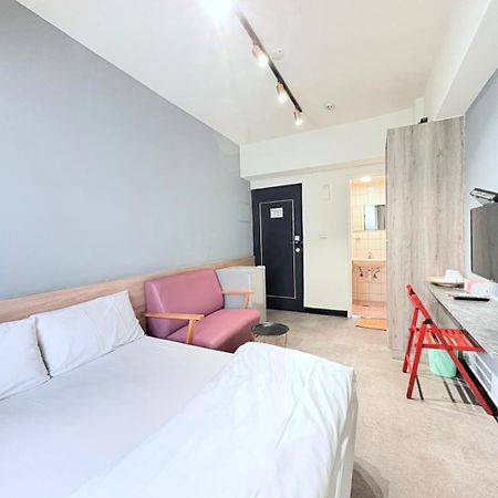Fengjia Gift Box Homestay Taichung Exterior photo