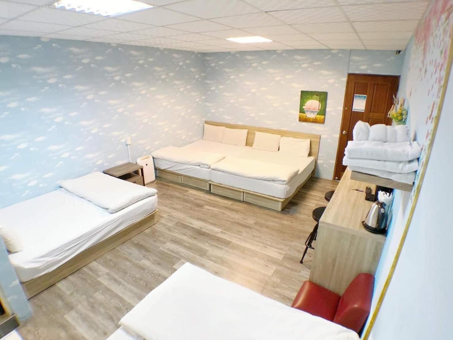 Fengjia Gift Box Homestay Taichung Exterior photo